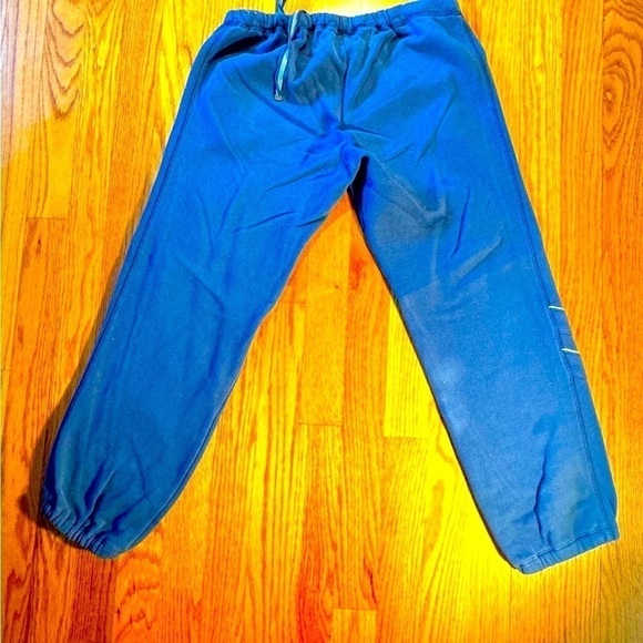 Hollister Ladies Capri Sweatpants with Drawstring Waist | Cali Logo🤩 - Picture 8 of 9
